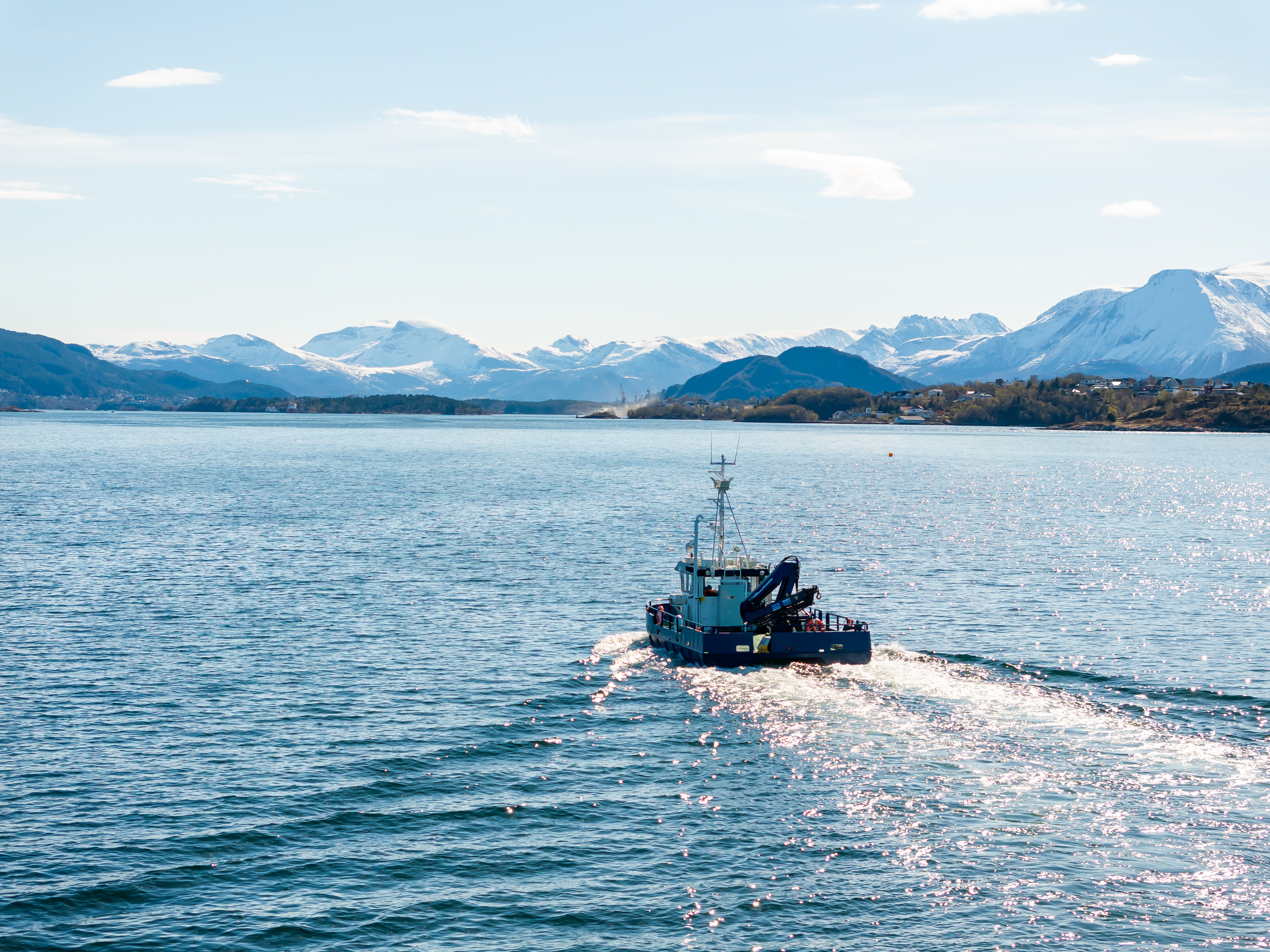 Eide Fjordbruk elektrifiserer arbeidsbåten Mauren